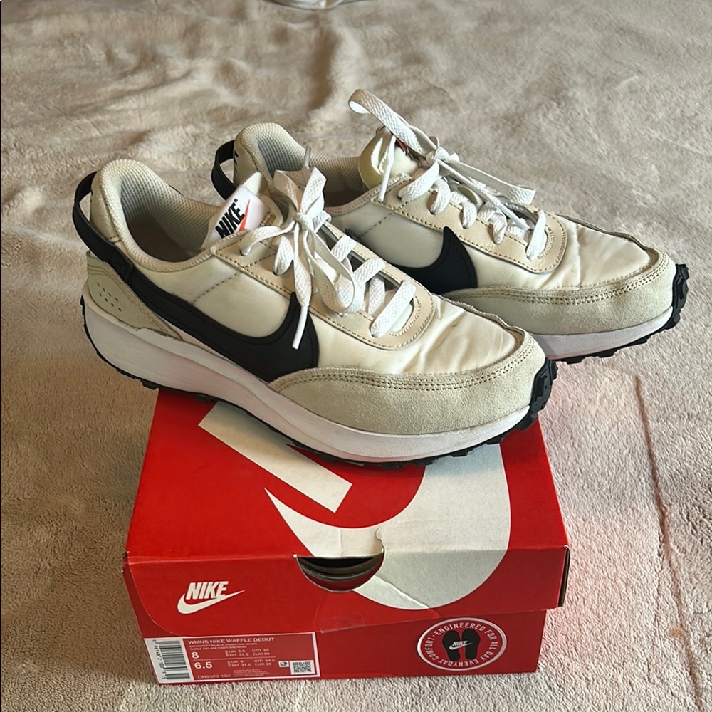 Nike Waffle Debut